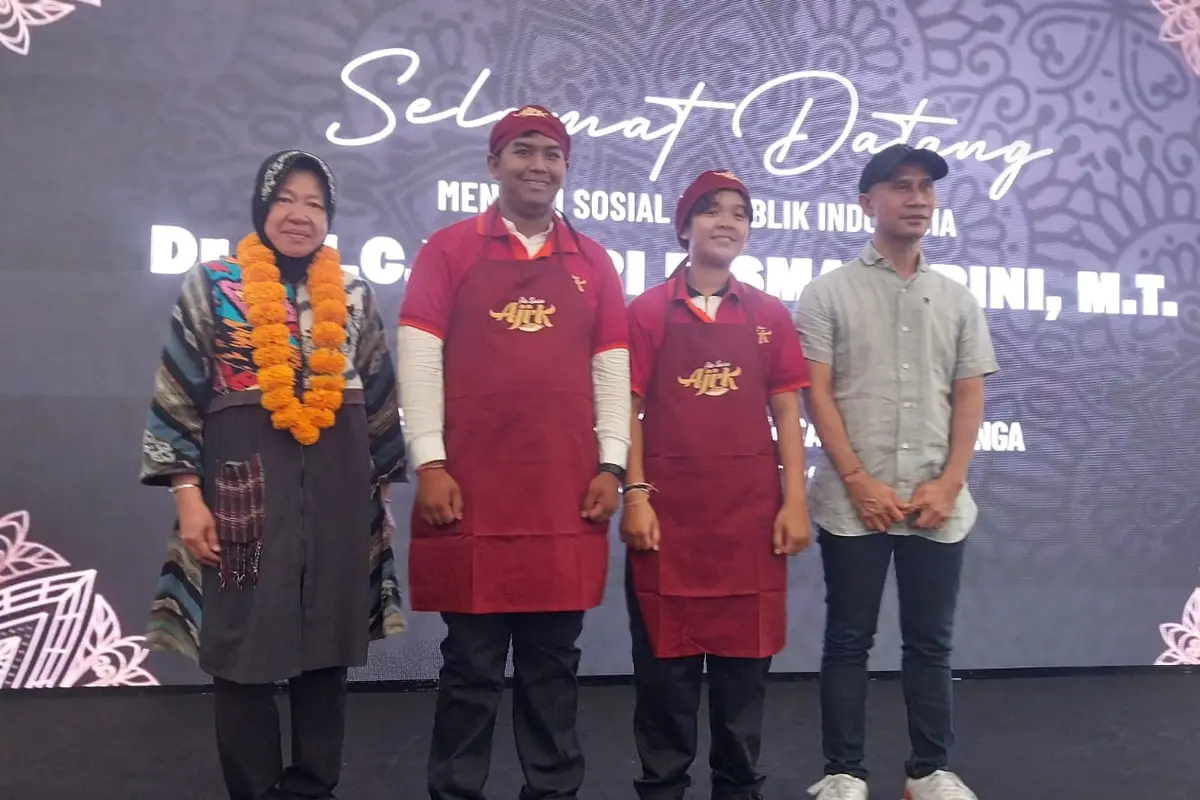 Mensos Risma Apresiasi Pemilik Krisna Oleh-oleh Bali Berdayakan Pekerja Disabilitas