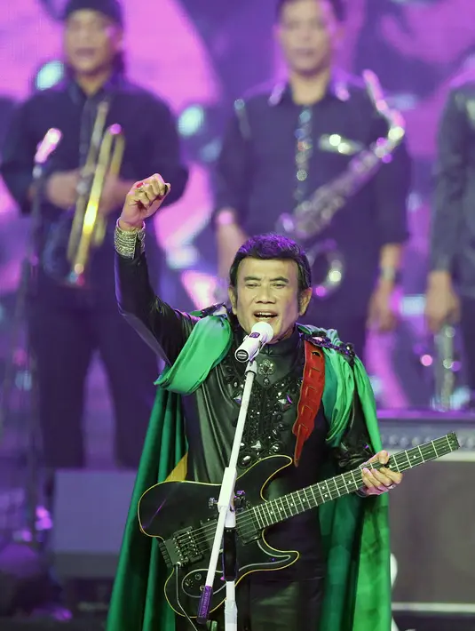 Malam puncak Indonesian Dangdut Awards 2017 baru saja di gelar di studio 6 Emtek City, Daan Mogot, Jakarta Barat, Jumat (13/10/2017) mulai pukul 19.00 WIB dan disiarkan langsung oleh Indosiar. (Bambang E. Ros/Bintang.com)