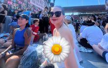 Potret Donna Agnesia Nonton Konser Taylor Swift di Swiss, Netizen 'Ibu Tiga Anak Wow, Menyala Gak Tuh
