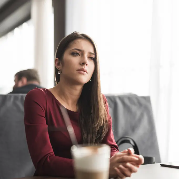 wanita november banyak teman