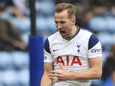 Liga Inggris musim 2021/2022 tinggal hitungan hari resmi bergulir. Di samping persaingan perebutan trofi Premier League, menarik juga untuk dinantikan siapa yang akan menjadi top skor satu musim ke depan. Harry Kane masih dijagokan untuk back to back. Yang lain? (Foto: AFP/Pool/Mike Egerton)