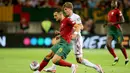 Sejak awal laga, Portugal bermain sangat agresif. Terus menerus mengurung lini belakang Luksemburg, sejumlah peluang banyak tercipta hingga akhirnya berujung empat gol di akhir 45 menit pertama. (AP Photo/Joao Matos)