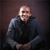 “Alhamdulilah saya lebih punya kesempatan untuk memperkenalkan pencak silat di nuansa yang berbeda dari sebelumnya. Biasanya kami dari forum pencak silat memperkenalkan silat pada suatu perfom biasa.” ungkap Yayan. (Febio Hernanto/Bintang.com)