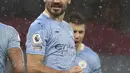 Gelandang Manchester City, lkay Gundogan melakukan selebrasi setelah mencetak gol ke gawang Aston Villa pada pertandingan lanjutan Liga Inggris di Stadion Etihad, Kamis (21/1/2021). City sukses meraih kemenangan 2-0 atas Aston Villa. (Martin Rickett / Pool via AP)