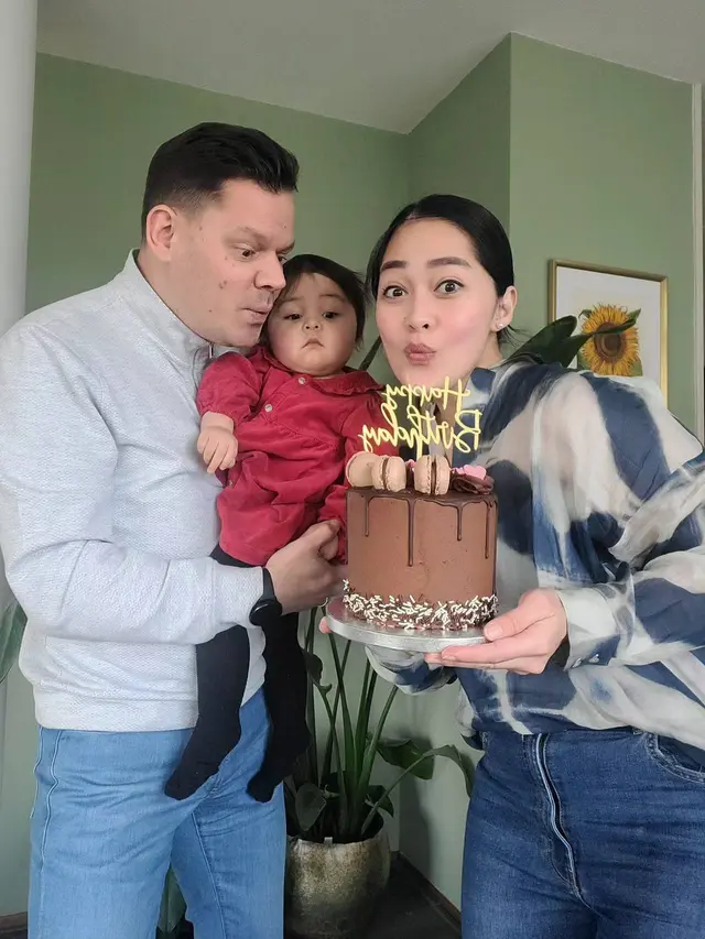 7 Momen Perayaan Ultah Gracia Indri ke 34, Quality Time Bareng Suami