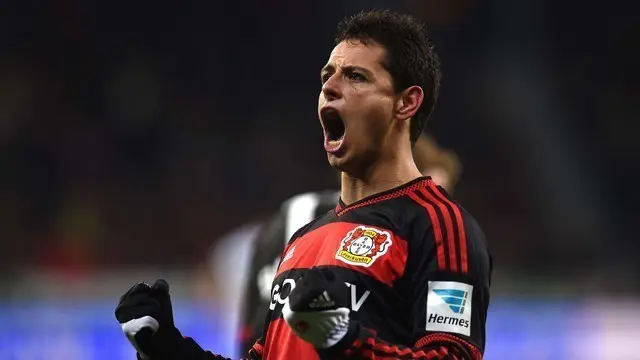 Javier Hernandez mencetak hattrick ketika melawan Gladbach pada lanjutan Bundesliga yang berakhir dengan skor 5-0 untuk Leverkusen. Chicharito mencetak 15 gol dalam 12 pertandingan bersama Bayer Leverkusen.