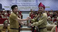 Kepala BSKDN Yusharto Huntoyungo (kanan) saar acara di IPDN regional Kalimantan Barat. (Istimewa)