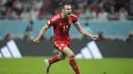 Penyerang Wales, Gareth Bale berselebrasi usai mencetak gol lewat penalti ke gawang Amerika Serikat pada pertandingan grup B Piala Dunia 2022 Qatar di Stadion Ahmad Bin Ali di Doha, Qatar, Selasa (22/11/2022). Amerika Serikat bermain imbang dengan Wales dengan skor 1-1. (AP Photo/Ashley Landis)