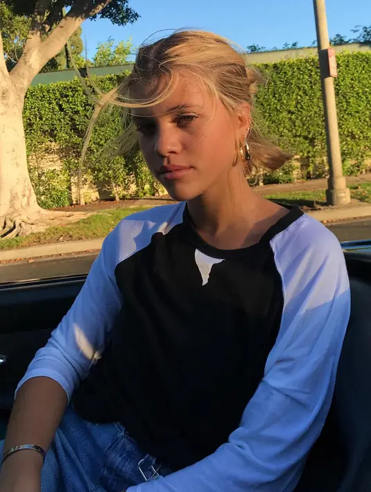 Dilansir dari OK! Magazine, seorang sumber mengatakan bahwa Sofia sangat gugup ketika berada dengan tiga anak Scott. (instagram/sofiarichie)