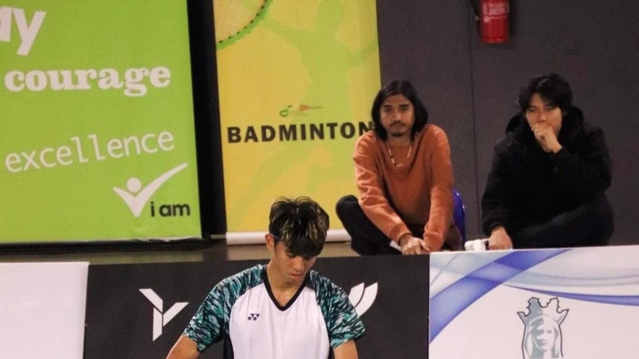 Aktif Bermain Badminton