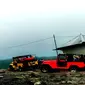 Menjajal area dengan kendaraan offroad