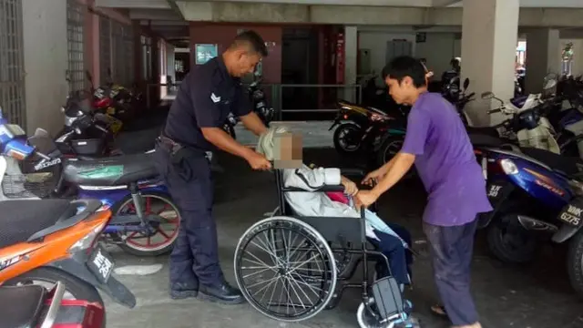 Diusir Dari Rumah Anaknya, Wanita Tua Ini Hidup di Halte Bus