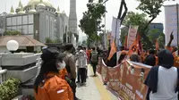 Aksi Partai Buruh di Kantor Gubernur Sumut