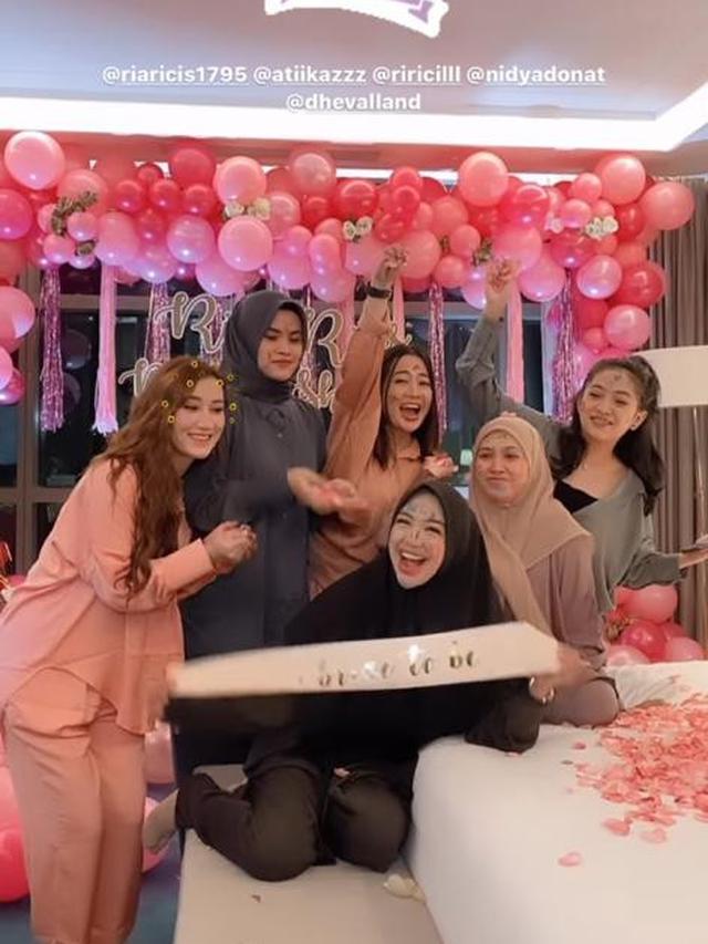 Menikah Hari Ini, Ini 6 Momen Seru Bridal Shower Ria Ricis