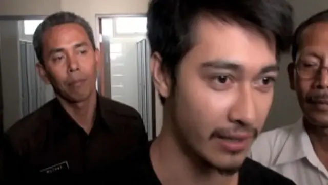 Eza Gionino Akhirnya Angkat Bicara