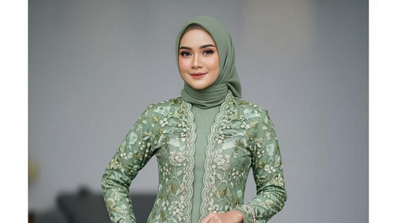 Apa Warna Kebaya Rok Plisket yang Paling Cocok untuk Kulit Sawo Matang di 2025? Ini Rekomendasinya