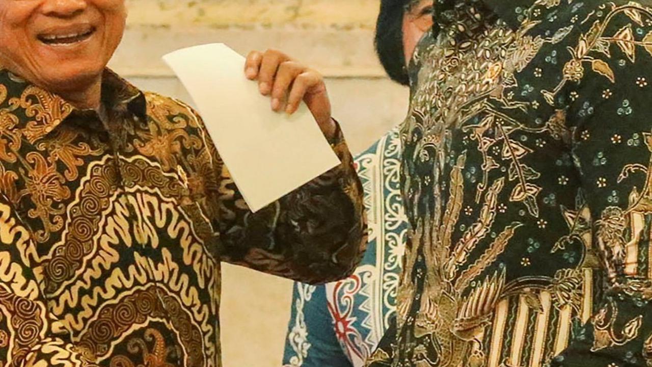 TOP NEWS: Prabowo & Luhut Bicara Serius, Menteri Lain Minggir | Momen Akur AHY Moeldoko di Istana