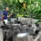 Mantan Presiden Amerika Serikat, Barack Obama saat memasuki kawasan Candi Prambanan, Yogyakarta, Kamis (29/6). Barack Obama beserta keluarga berlibur dan mengunjungi sejumlah tempat di Yogyakarta. (Liputan6.com/Helmi Fithriansyah)