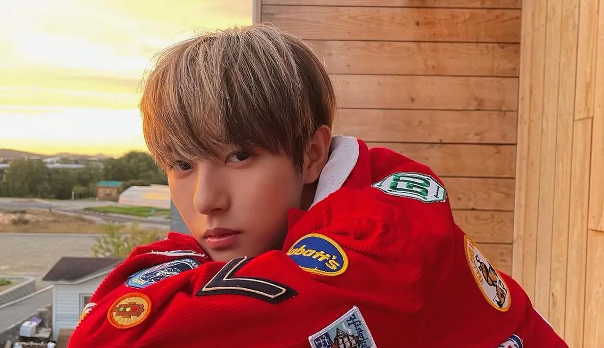 Renjun diketahui sering mengunggah potretnya saat menikmati langit, terutama saat senja. (FOTO: instagram.com/yellow_3to3/)