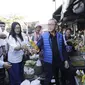 Menteri Perdagangan Zulkifli Hasan memantau harga dan ketersediaan barang kebutuhan pokok (bapok) di Pasar Kasih Naikoten, Kupang, Nusa Tenggara Timur (NTT) pada Sabtu (30/7/2022).