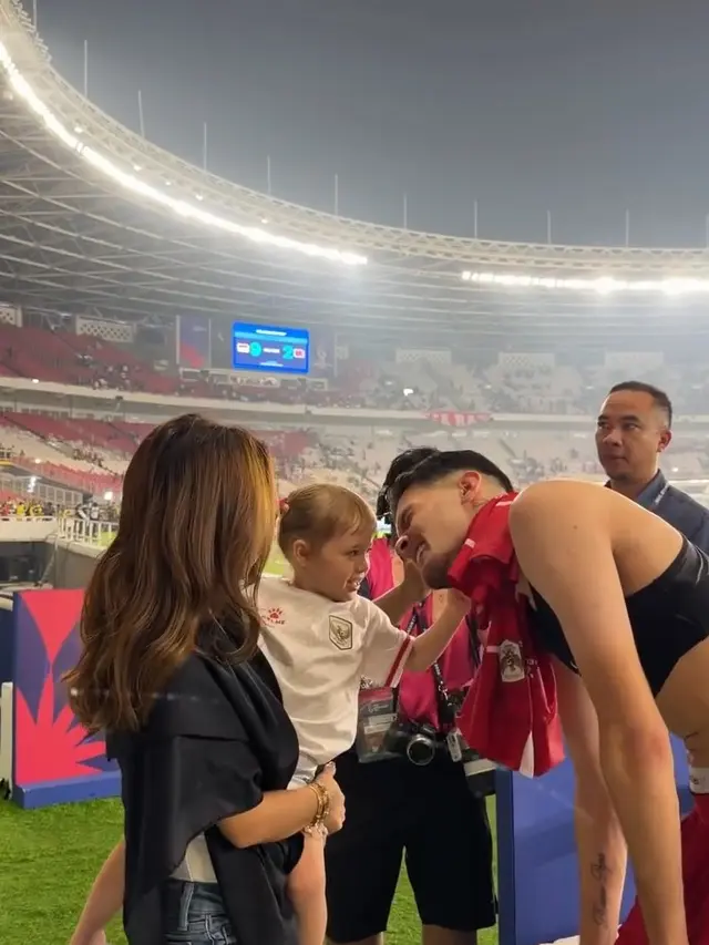 Jennifer, Kamari, dan Justin Hubner setelah pertandingan (credit: instagram.com/jenniferhubner)