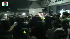 Aksi ini sebagai bentuk protes dan kekesalan buruh karena merasa dilecehkan setelah menerima THR Rp100 ribu. 