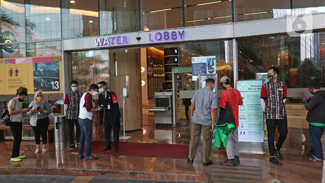 Pengunjung Mal Wajib Scan QR Code Aplikasi PeduliLindungi