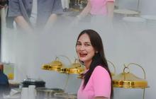 Model Kaus Pink Cantik Luna Maya, Inspirasi OOTD Kasual yang Nyaman dan Berkelas