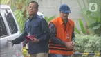 Mantan Ketua DPRD Tulungagung, Supriyono tiba untuk menjalani pemeriksaan di Gedung KPK, Jakarta, Selasa (7/1/2020). Supriyono diperiksa sebagai tersangka terkait dugaan menerima suap pengadaan barang dan jasa di Pemkab Tulungagung tahun anggaran 2018. (merdeka.com/Dwi Narwoko)