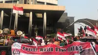 Demo Massa di depan Gedung Merah Putih KPK (Foto: Liputan6.com/Jagat Alfat Nusantara)