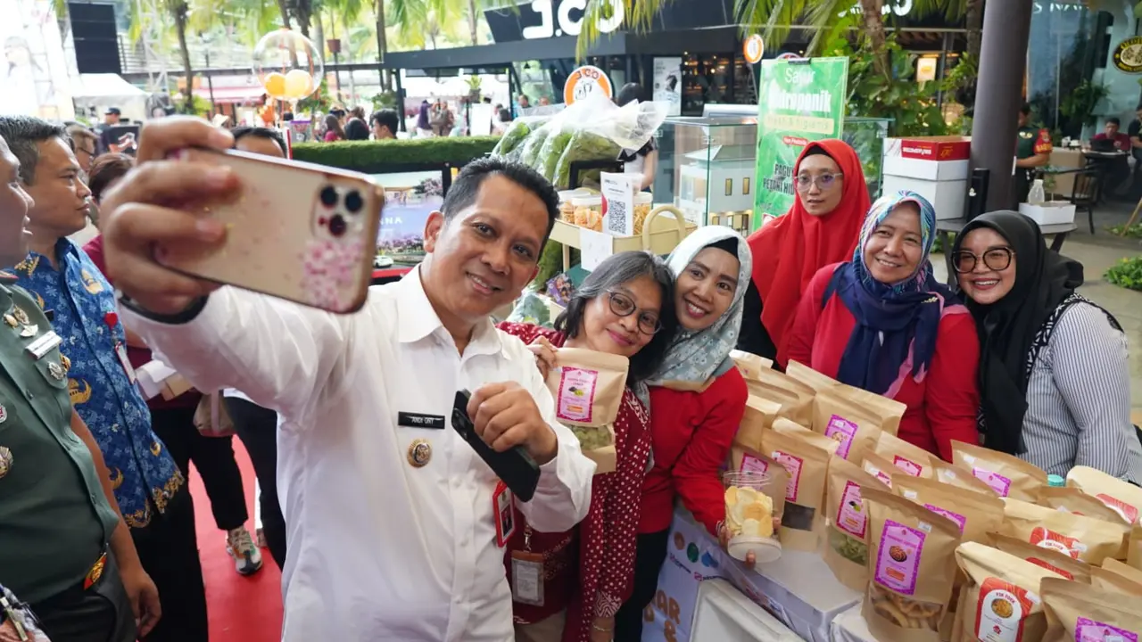 Sinar Mas Land menggelar Festival UMKM 2023 dengan mengusung tema “UMKM Kreatif, Berani dan Optimis Melaju Untuk Indonesia Maju”.