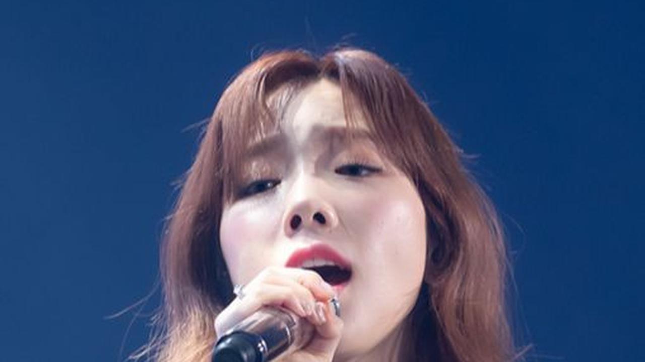 Dengan kombinasi pola makan yang sehat, rutinitas olahraga yang konsisten, dan perawatan kulit yang teliti, Taeyeon SNSD berhasil mempertahankan tubuh mungilnya dan tampil prima di panggung.