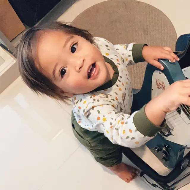 Potret gemas Kiko Sihombing anak Petra dan Aquila Firrina