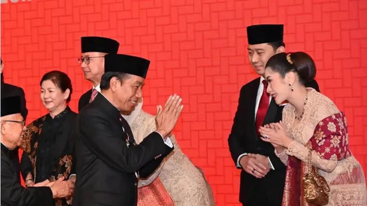 6 Gaya Kontras Kebaya Menantu Susilo Bambang Yudhoyono, Annisa Pohan dan Aliya Rajasa saat Hadir Pelantikan Prabowo-Gibran