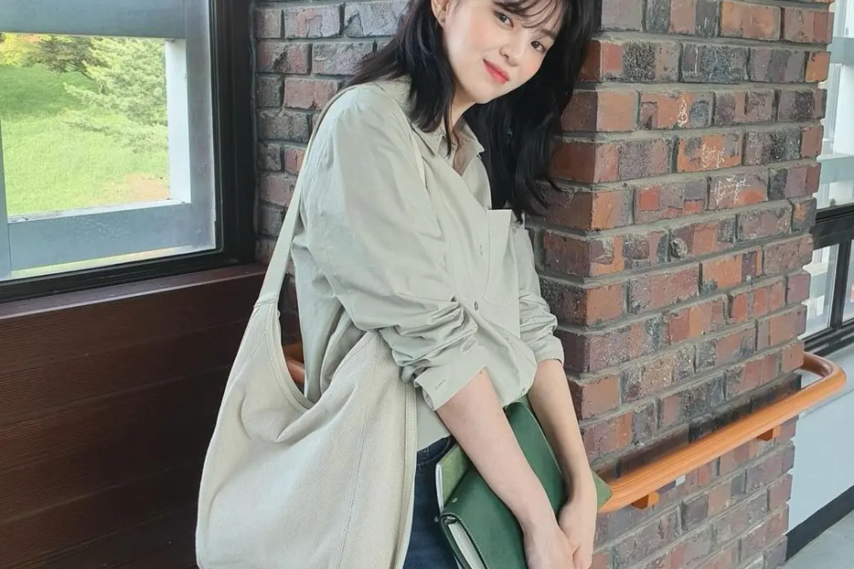 10 must have items buat basic outfit ke kampus