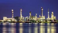 Ilustrasi kilang minyak lepas pantai, OPEC. (Image by Wiroj Sidhisoradej&lt;/a&gt; on Freepik)