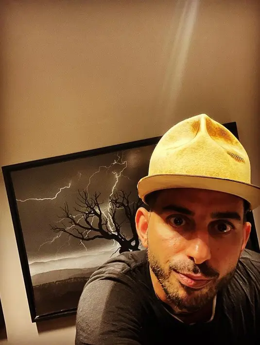 Pria yang diketahui sebagai brand ambassador Loro Piana ini pun membalas komentar Nikita dengan beberapa emoji, salah satunya adalah kiss emoji. (instagram.com/ibra_haymatlos)