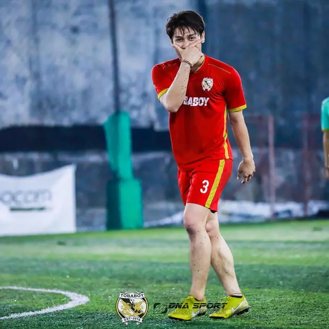 7 Pesona Rizky Billar Saat Main Bola yang Curi Perhatian