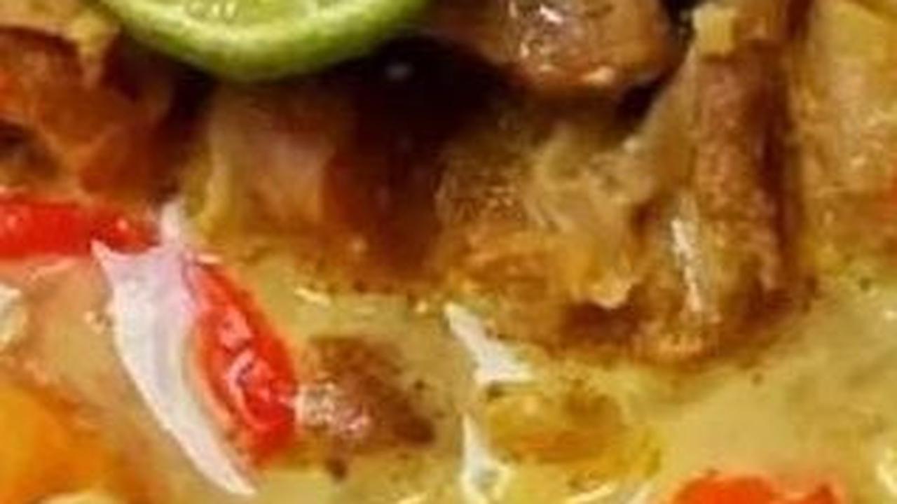 Baik tongseng maupun tengkleng, keduanya adalah pilihan yang sempurna untuk mengolah daging kurban pada saat Idul Adha.&nbsp;