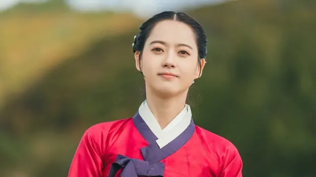 Go Ara dalam drakor The Scandal Of Chunhwa. (TVING via Soompi)