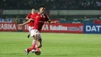 Vava Mario Yagalo tampil memikat saat Persija Jakarta bertandang ke markas Persib Bandung. (Bola.com/Nicklas Hanoatubun)