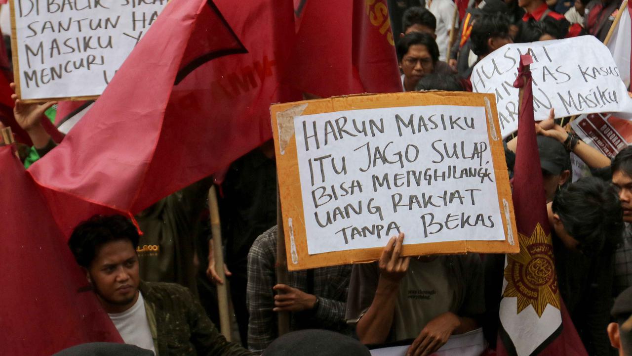Mahasiswa berunjuk rasa tuntut penangkapan Harun Masiku