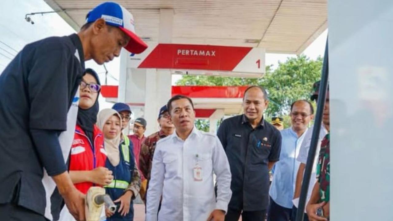 Bupati Karawang Pastikan Ketersediaan BBM Aman Jelang Mudik Lebaran