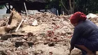 Tim PVMBG belum bisa memastikan penyebab tanah bergeser tiap jam di Desa Gumulung Lebak, Kecamatan Greged, Kabupaten Cirebon. (Liputan6.com/Panji Prayitno)