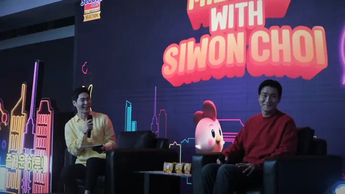 Akui Tidak Rewel Soal Makanan, Choi Siwon Cicipi Korean Cheese Buldak dalam Mie Instan Lokal