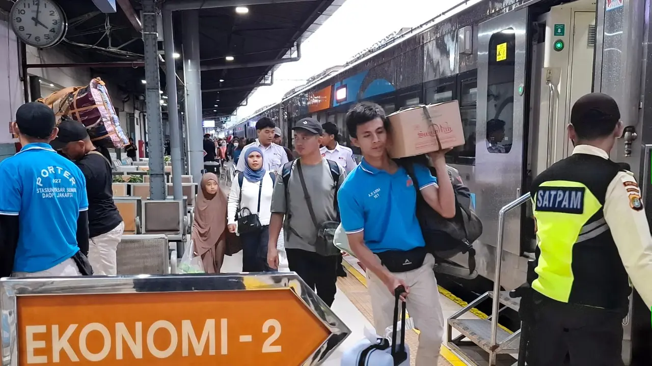 KAI mengambil langkah pengamanan maksimal seiring kondisi cuaca ekstrem yang terjadi sehingga mengakibatkan banjir. (Foto: KAI)