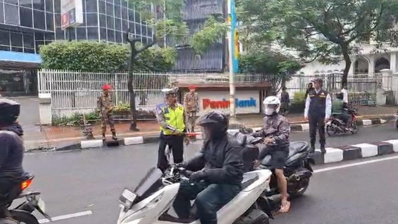 Jalan Palmerah Barat Berbenah Jelang Kunjungan Presiden Prabowo Resmikan SPPG Polri Palmerah