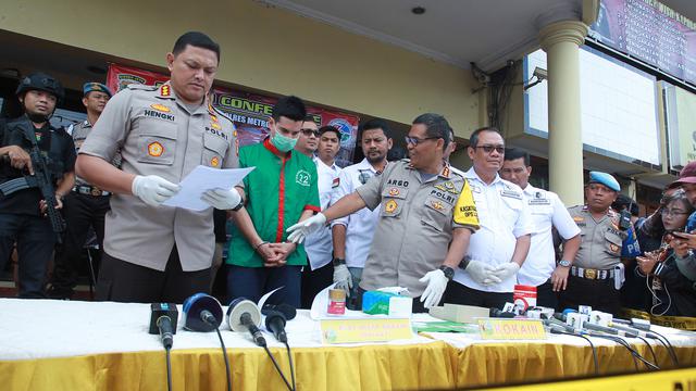 [Fimela] Steve Emmanuel Narkoba