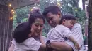 Nama anak kedua Ardina dan Arie tak kalah indah, Awan Biru. Lengkap sudah kebahagiaan Arie dan Ardina. Awan lahir secara normal, memang Ardina layak disebut mama tangguh. (Instagram.com/ardinarasti6)