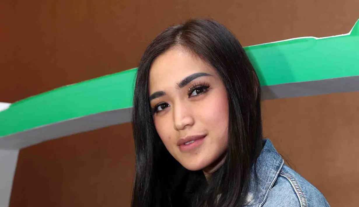 Seperti diketahui, Jessica Iskandar selama ini dikenal dekat dengan Raffi Ahmad dan Ayu Ting Ting. Apalagi mereka terlibat bersama dalam salah satu acara di televisi swasta. (Deki Prayoga/Bintang.com)